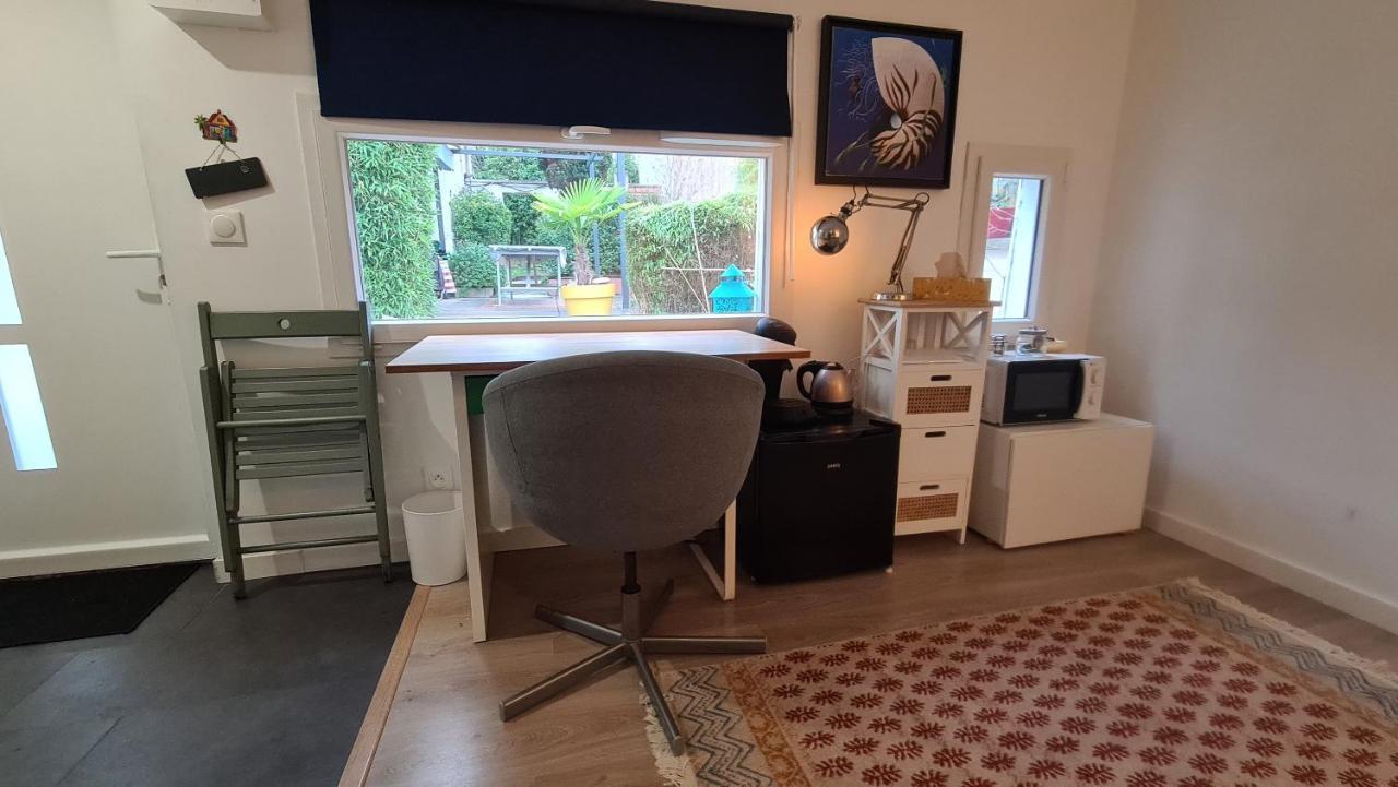 Le Studio Dans Le Jardin. 호스니-쑤-부와 외부 사진